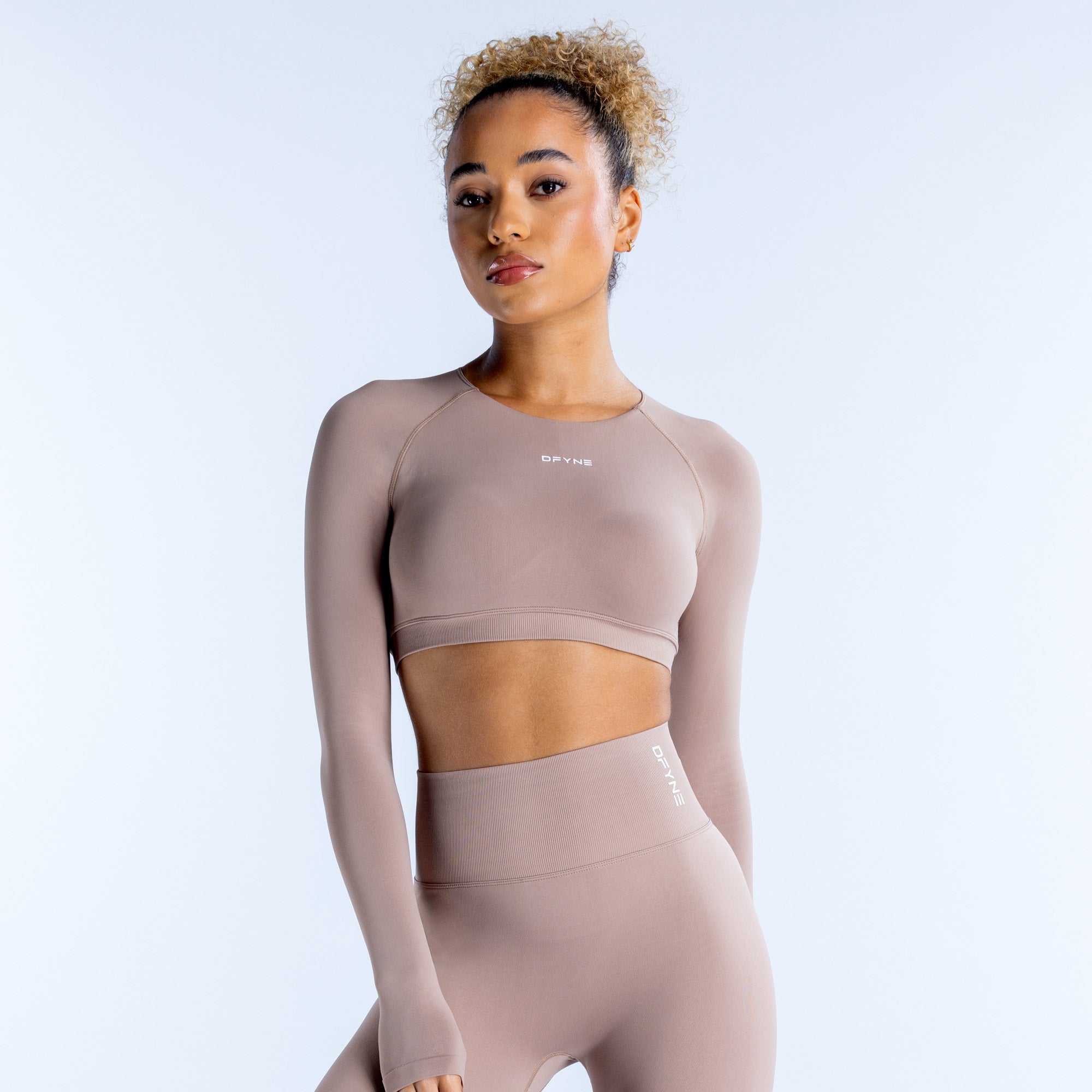 Dámské Top DFYNE Dynamic Long Sleeve Crop Béžový | GBLDUV832